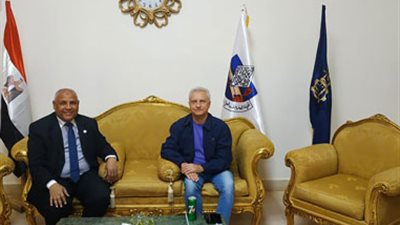 صور.. أسوان والسد العالي وجهة سفير بيلا روسيا والرئيس الفرنسي 