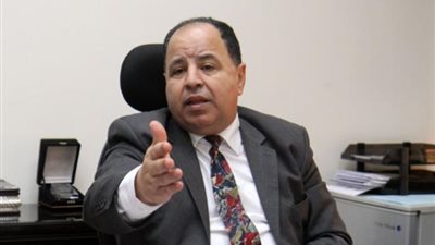 اضراب للموظفين فى مكتب ضرائب مدينة نصر ثالث.. والسبب أسانسير  