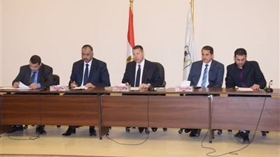 انعقاد اللجنة العليا للبت في طلبات تقنين أراضي أملاك الدولة في بني سويف 