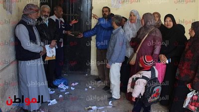 فيديو| مكتب تموين مينا البصل تشكيل عصابى محترف.. ومواطنين: 
