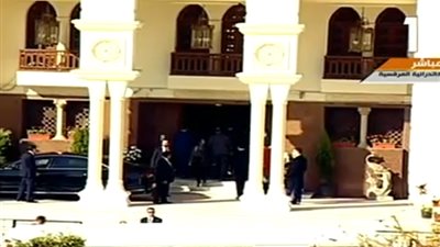 الرئيس الفرنسى يصل الكاتدرائية المرقسية بالعباسية.. ويلتقى البابا تواضروس 