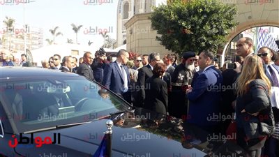 صور .. البابا تواضروس يودع الرئيس الفرنسي وزوجته قبيل مغادرتهم الكاتدرائية  