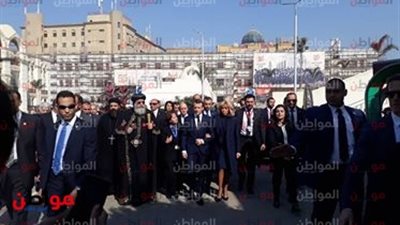 صور.. الرئيس الفرنسى يغادر الكاتدرائية عقب لقاء البابا تواضروس الثانى 