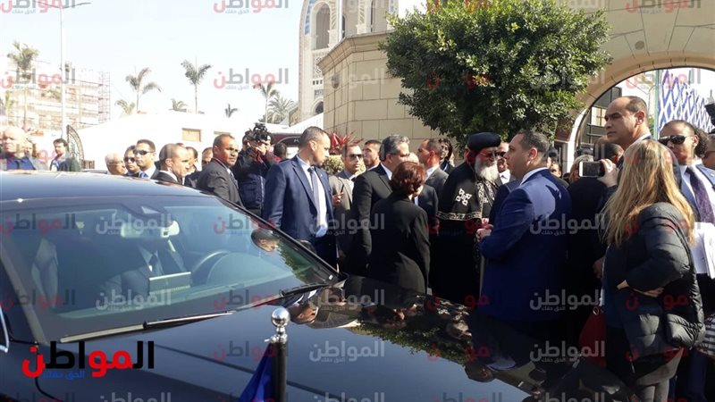 لحظة مغادرة ماكرون