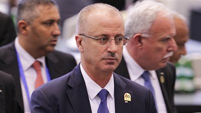 عاجل| الرئيس الفلسطيني يقبل استقالة حكومة الحمد الله 