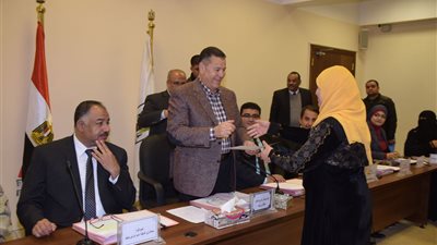 تكريم 5 شباب كنماذج ناجحة في مجال المشروعات الصغيرة ومتناهية الصغر ببني سويف