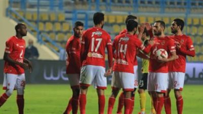 تدريبات منفردة لرباعي الأهلي علي هامش مران اليوم