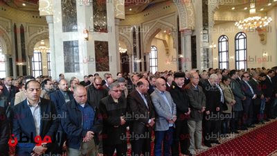 فيديو .. صلاة جنازة شقيق أحمد شفيق في مسجد المشير طنطاوي