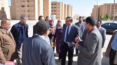 بحث إعادة تشغيل المركز الحصري لعلاج 1400 طالب والعاملين بجامعة سوهاج