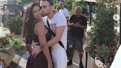صورة| شيرين عبد الوهاب فى أحضان حسام حبيب .. وتحير جمهورها لهذا السبب؟  