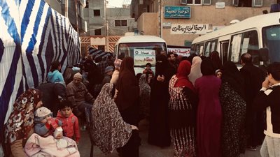 صور.. الكشف على 3000 مواطن بالقافلة الطبية الشاملة بدمياط