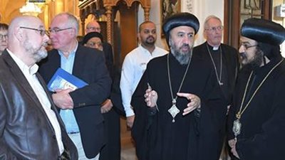 صور.. أسقف إيبارشية لندن يزور الكنيسة المرقسية بالإسكندرية