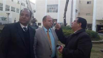 رئيس مدينة كفر الشيخ يتابع أعمال صيانة أعمدة إنارة الجامعة