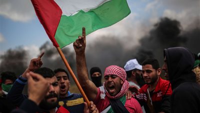 الصحة الفلسطينية: إصابة 23 فلسطيني في جمعة 