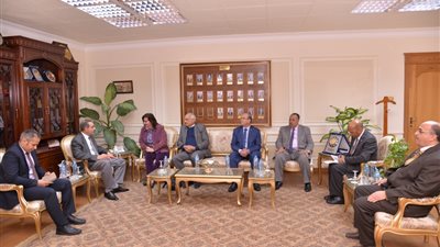 محافظ أسيوط يلتقى نائب وزير الزراعة لبحث تطوير مشروعات الثروة الحيوانية