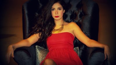 بالتلاتة .. ياسمين رحمي تعيش حالة نشاط فني 