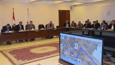 محافظ بني سويف يرأس اجتماع اللجنة العليا للبت في طلبات تقنين الأراضي