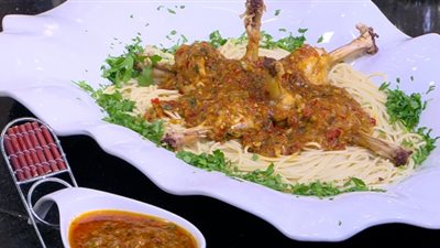 لو محتارة هتتغدوا ايه النهاردة.. دبابيس دجاج بالزيتون و الهريسة الشهية