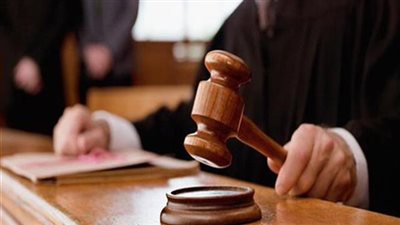 حبس معلمة 6 أشهر وغرامة مالية 1000 جنيه لتعديها على طالبة في ابتدائي