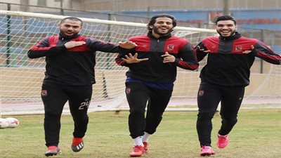 اليخاندرو يشرف على تدريبات ثلاثي الأهلي