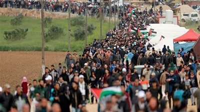 الغزاويون يتوافدون على الحدود الشرقية للمشاركة في جمعة 