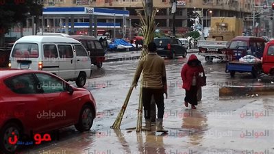صور.. أمطار غزيرة تجتاح مناطق متفرقة بالإسكندرية 