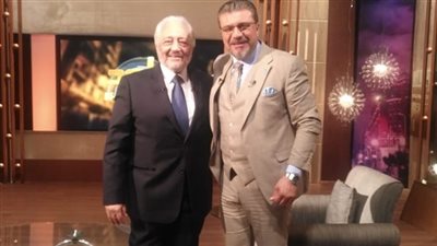 غدًا.. أسرار في حياة خالد زكي على طاولة واحد من الناس 