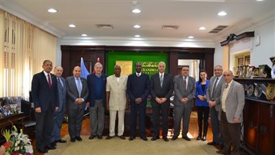 رئيس جامعة الإسكندرية يبحث سبل التعاون مع رئيس جامعة جمال عبد الناصر الغينية