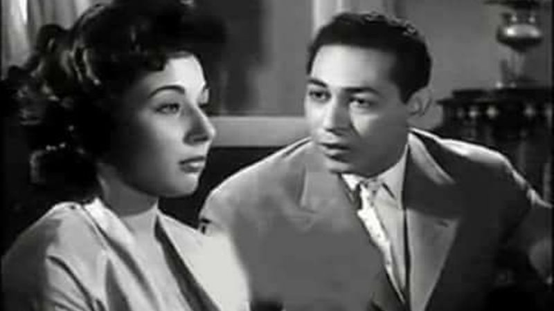 امرأة فى مشهد 