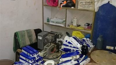 صور| الرقابة الإدارية تضبط مصنع لتعبئة الأدوية بدون ترخيص شرق الإسكندرية 