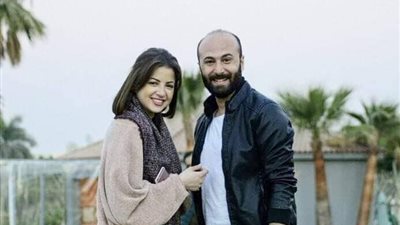 الفنان محمود متولي يساند منى فاروق ويؤكد: جدعة وتستحق الستر