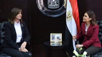 سحر نصر ونبيلة مكرم يناقشان آليات تنظيم مؤتمر مصر تستطيع بالاستثمار