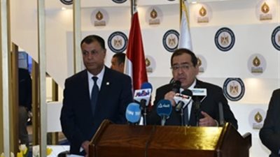 فيديو| وزير البترول يعلن الشركات الفائزة في المزايدتين العالميتين