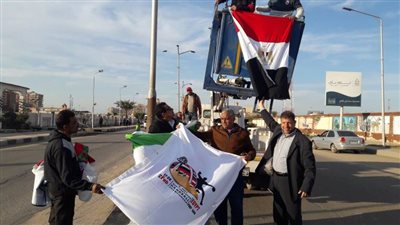 صور| رفع أعلام الدول المشاركة في بطولة البحر المتوسط ببورسعيد