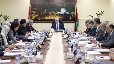 بعد استقالة رامي حمد الله .. مصير غامض يواجه الحكومة الفلسطينية الجديدة