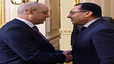 رئيس الوزراء يلتقي وزير الإسكان الجديد لمتابعة عدد من ملفات القطاع