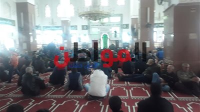 صور| آلاف المصلين يتوافدون لأداء صلاة الجمعة بمساجد بورسعيد
