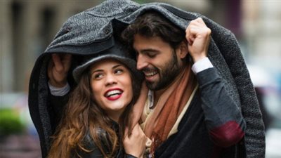 مع تحذيرات هيئة الارصاد الجوية اعرف سبب شعور النساء بالبرد أكثر من الرجال 
