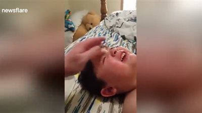 حتى الأندر إيدج.. طفل يبكي بحرقة في عيد الحب والسبب!