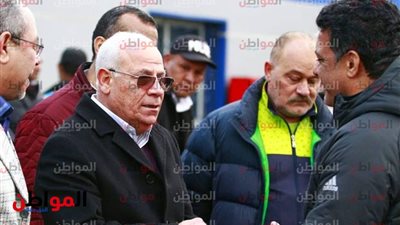 محافظ بورسعيد يهنئ الجهاز الفني على انتصارات النادي المصري 