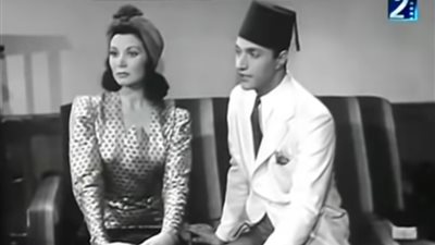 كلمة في مشهد | ماتعرفيش اني اقدر اقرأ افكارك ومن عنيكي أقولك اسرارك
