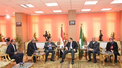 محافظ الشرقية يستقبل مدير صندوق مكتبات مصر العامة