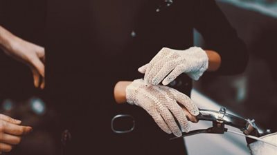 وبطريقة ذكية.. اعرفي طريقة عمل الجوانتي من الملابس القديمة