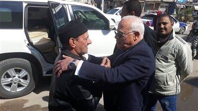 صور| محافظ بورسعيد يستمع للمواطنين بحي العرب ويتفقد المركز التكنولوجي