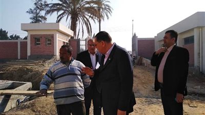 صور| محافظ الشرقية يتفقد أعمال محطة مياه أبوكبير