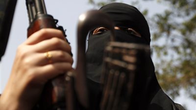 المرأة والإرهاب.. من المشاركة في المظاهرات إلى تنظيم داعش