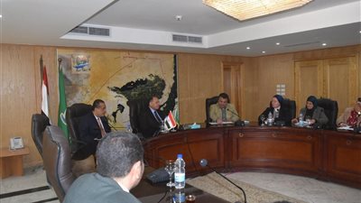 صور| التضامن تنظم الاجتماع الأول للجنة تيسير مشروع «2 كفاية» بالفيوم 