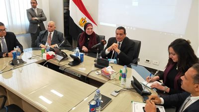 محافظ البحيرة يستقبل رئيس جهاز تنمية المشروعات الصغيرة