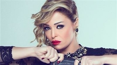 صور| داليا البحيري تحتفل بعيد ميلاد ابنتها .. وجدتها خارج المعازيم