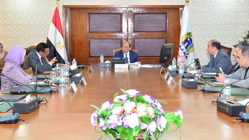 لقاء محافظ البحيرة